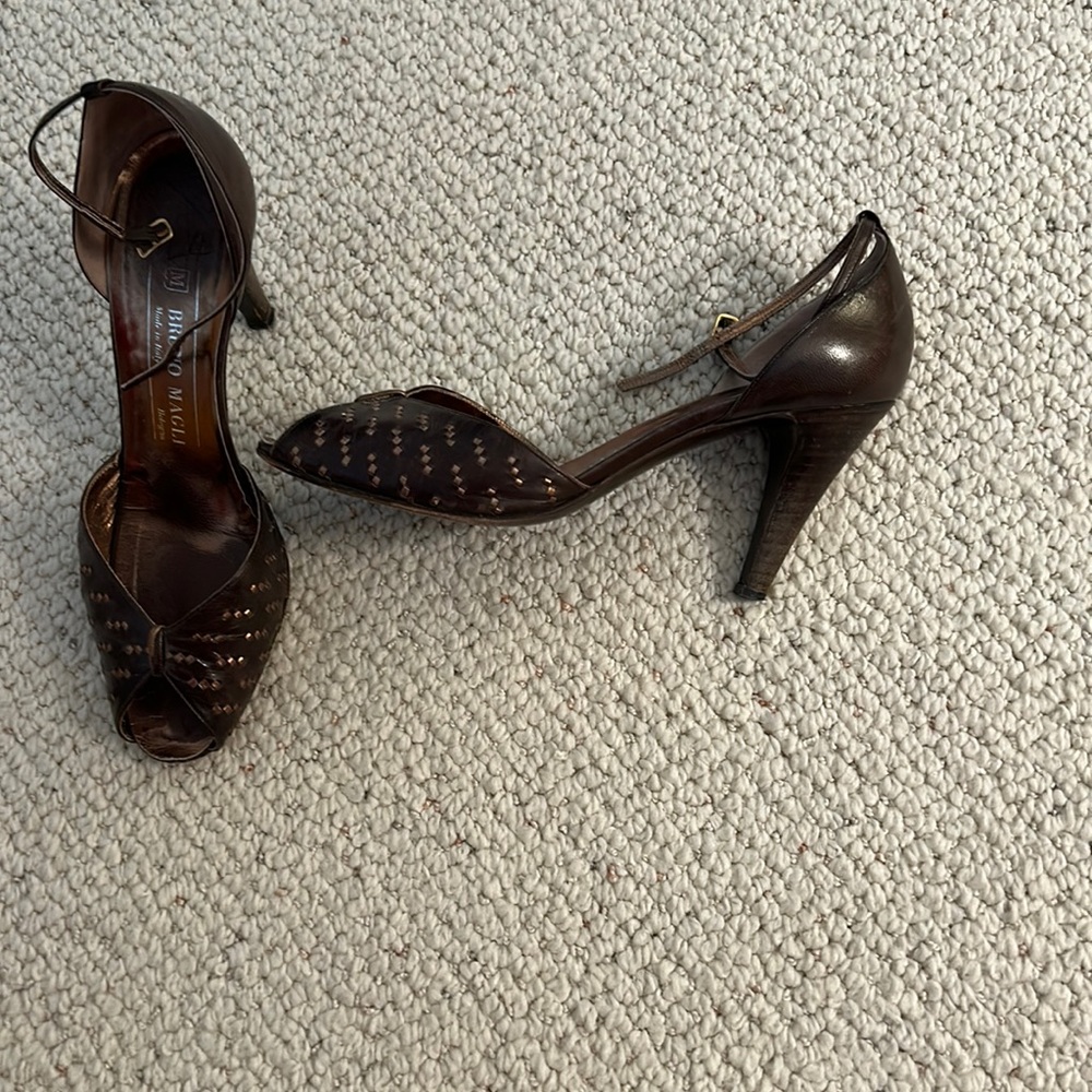 Heeled sandals